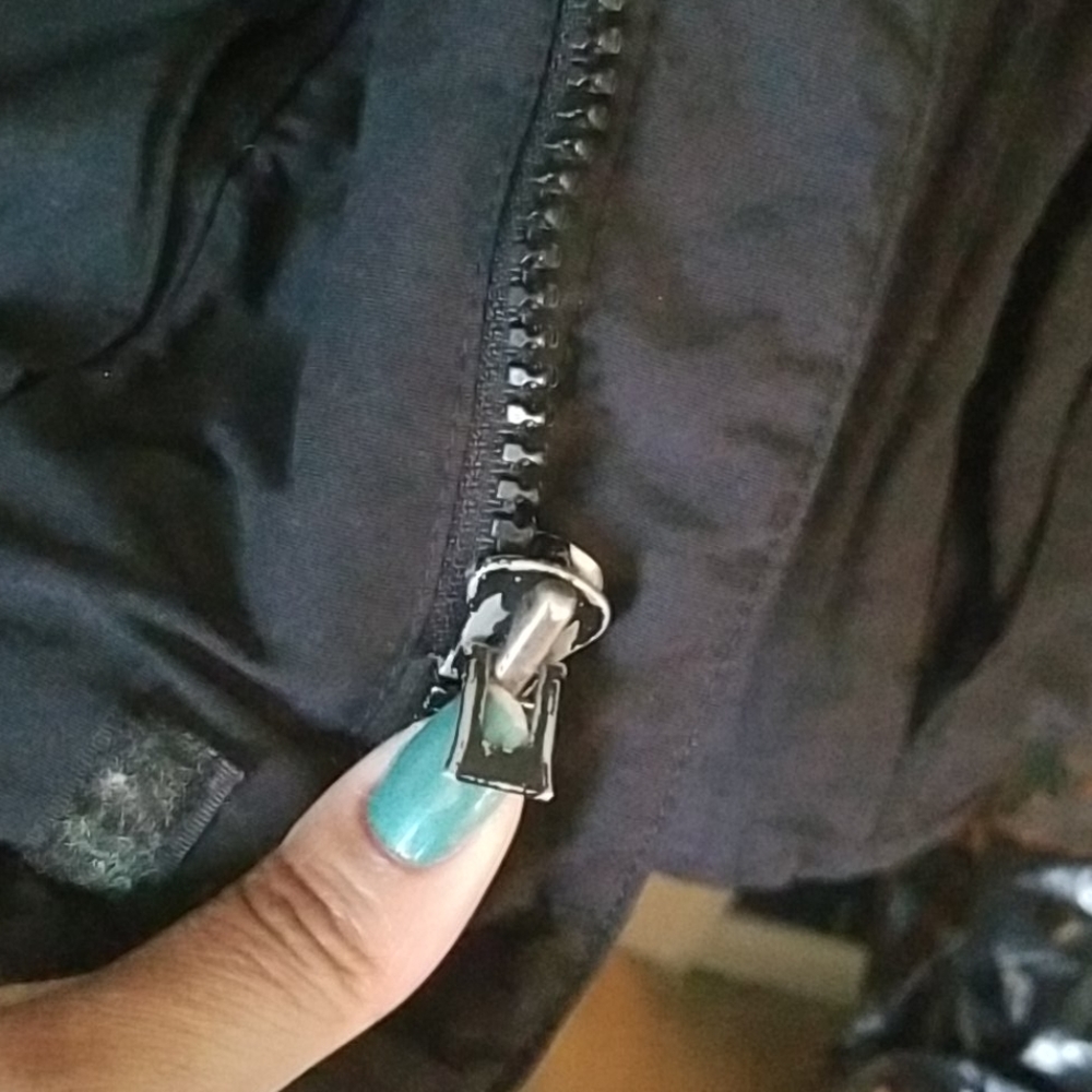 South Pole black winter coat. Size Large - Picture 4 of 7